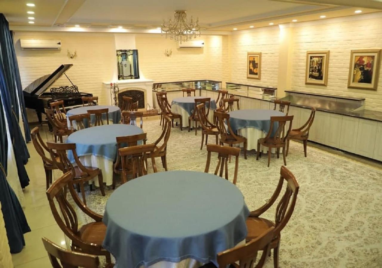 Hotel BEK Tasjkent Buitenkant foto