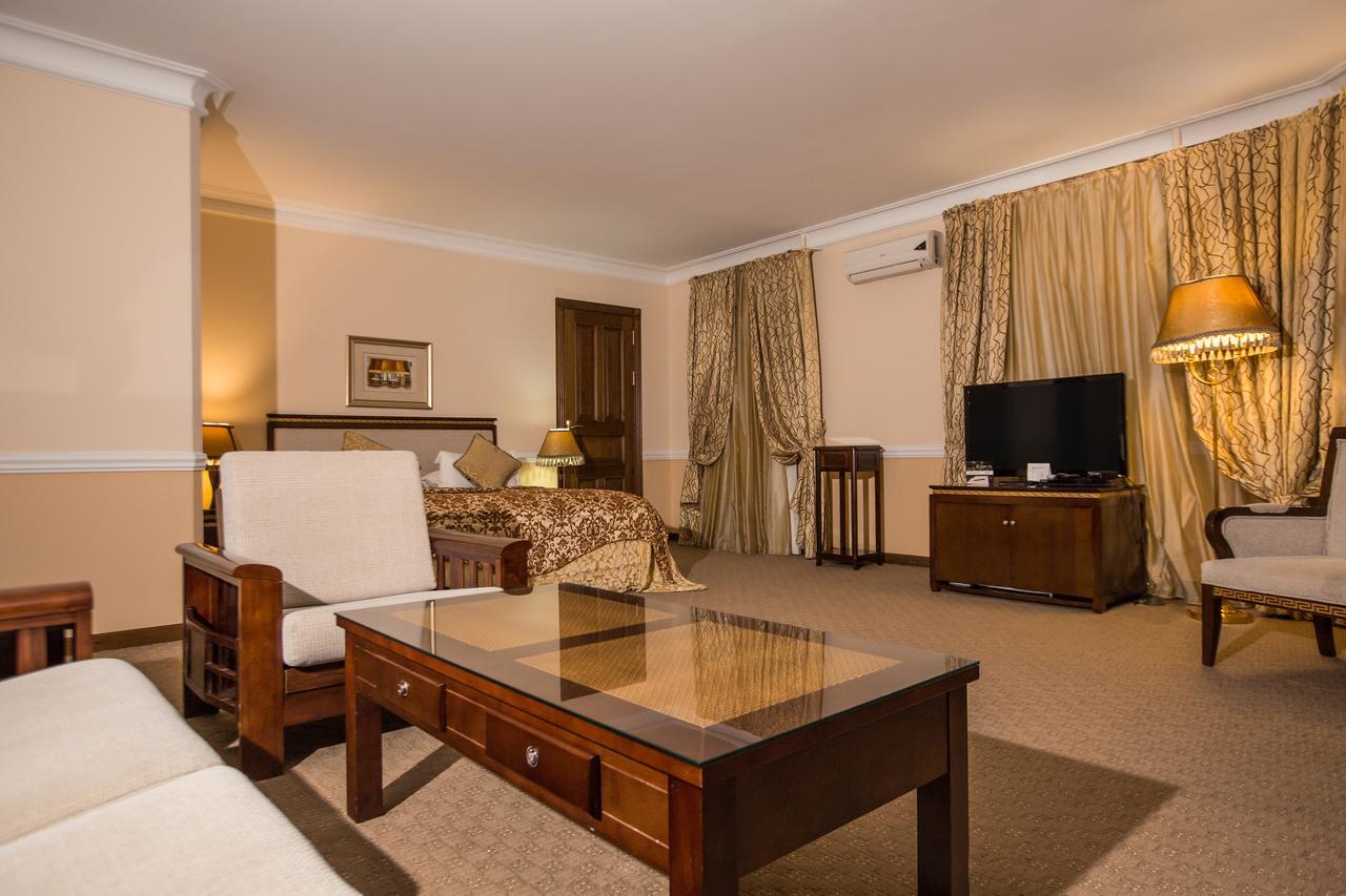 Hotel BEK Tasjkent Buitenkant foto
